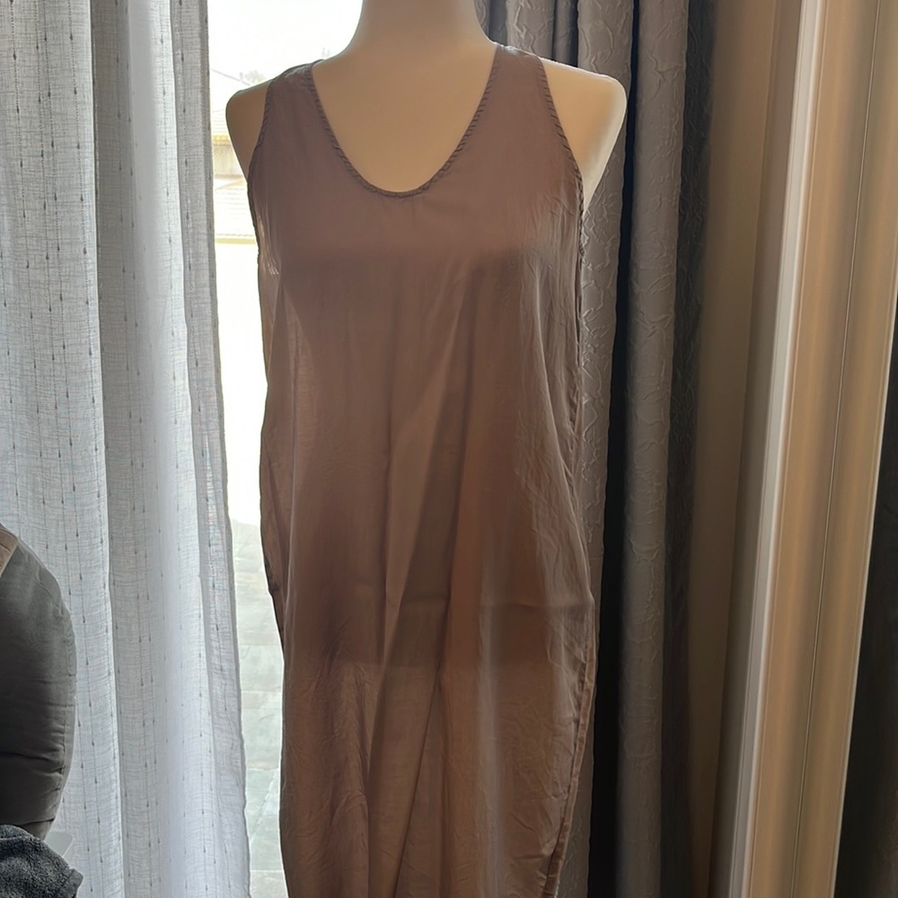 Clue MIDI dress perfect for summer. Still in good condition.